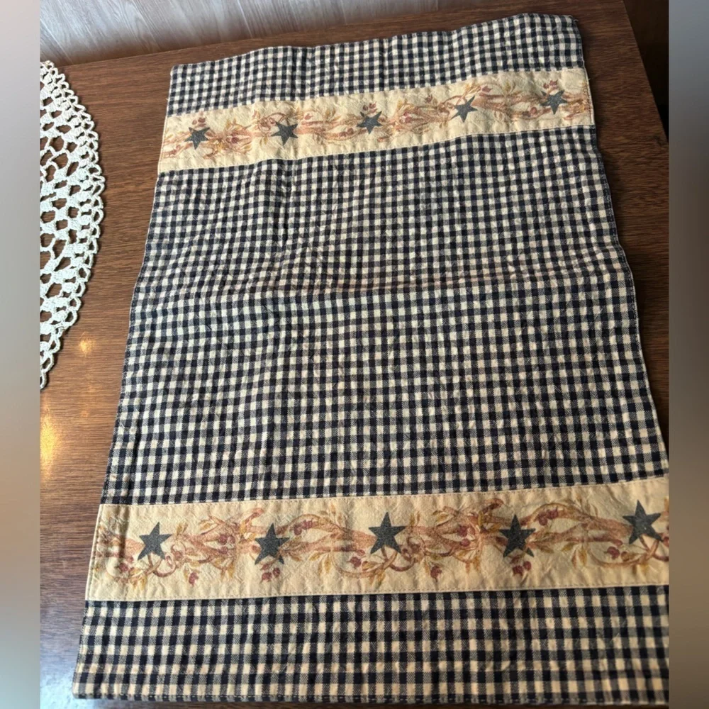 The Country House Collection Star & Vine Place Mat Navy and Cream Gingham